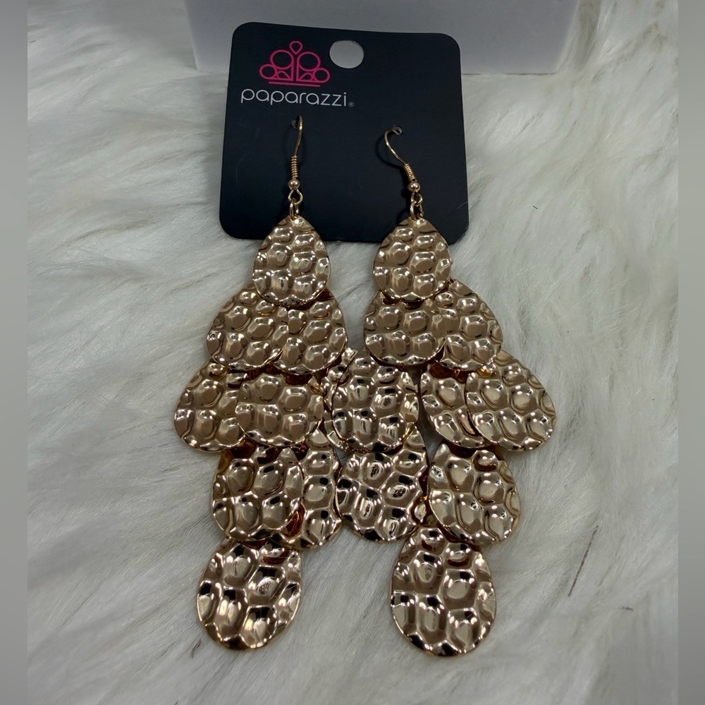 🩷5/$10🩷 Paparazzi Rose Gold Textured Teardrop Dangle Earrings